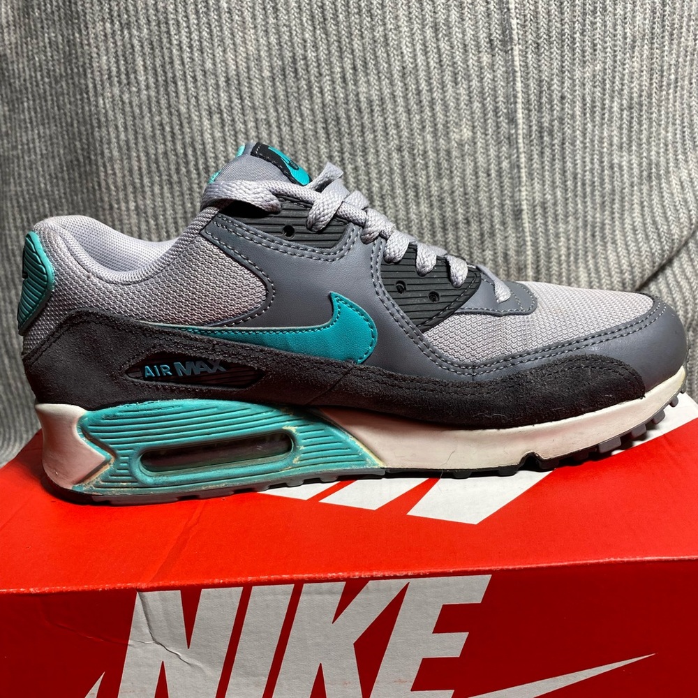 NIKE AIR MAX 90 - Picture 2 of 8
